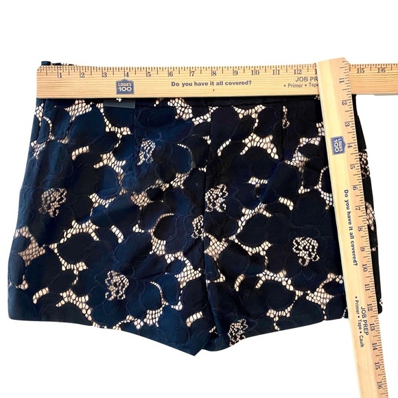 NWT — EXPRESS Elegant & Dressy Black Lace Shorts on Cream Fabric Size 4 - Picture 8 of 8